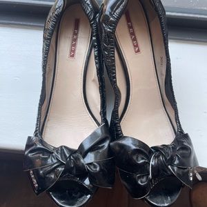 Prada “Big Bow” Calzature Donna Vernice Flat
Prada